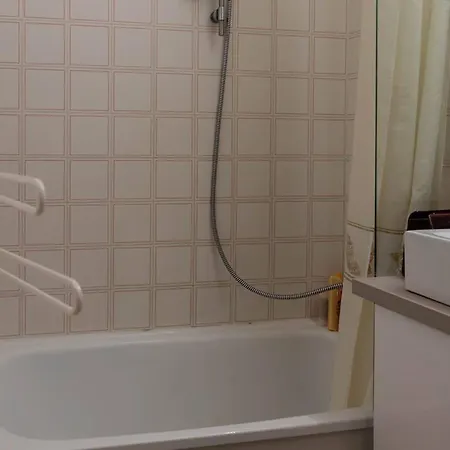 아파트 T2 + Au Lavandou, Proche Plage, Climatisation, Parking Prive - Fr-1-803-19 르 라방두